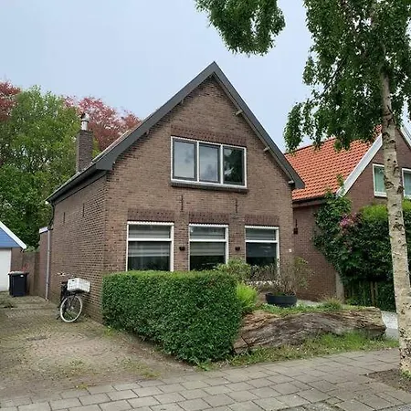 Holiday home Bosrijke Vrijstaande Woning